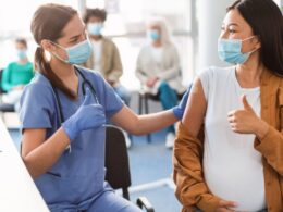 Vacunación contra la COVID-19 en el embarazo